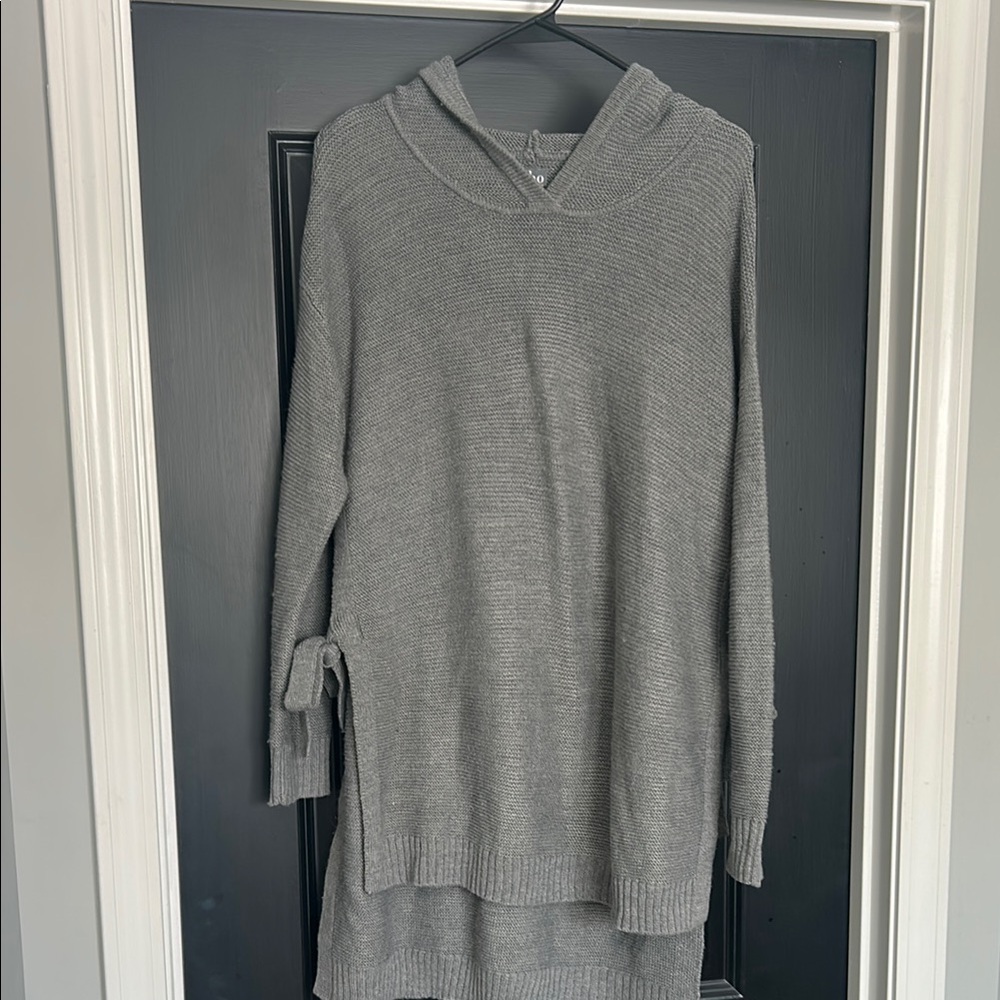 Long tunic Gray sweater.